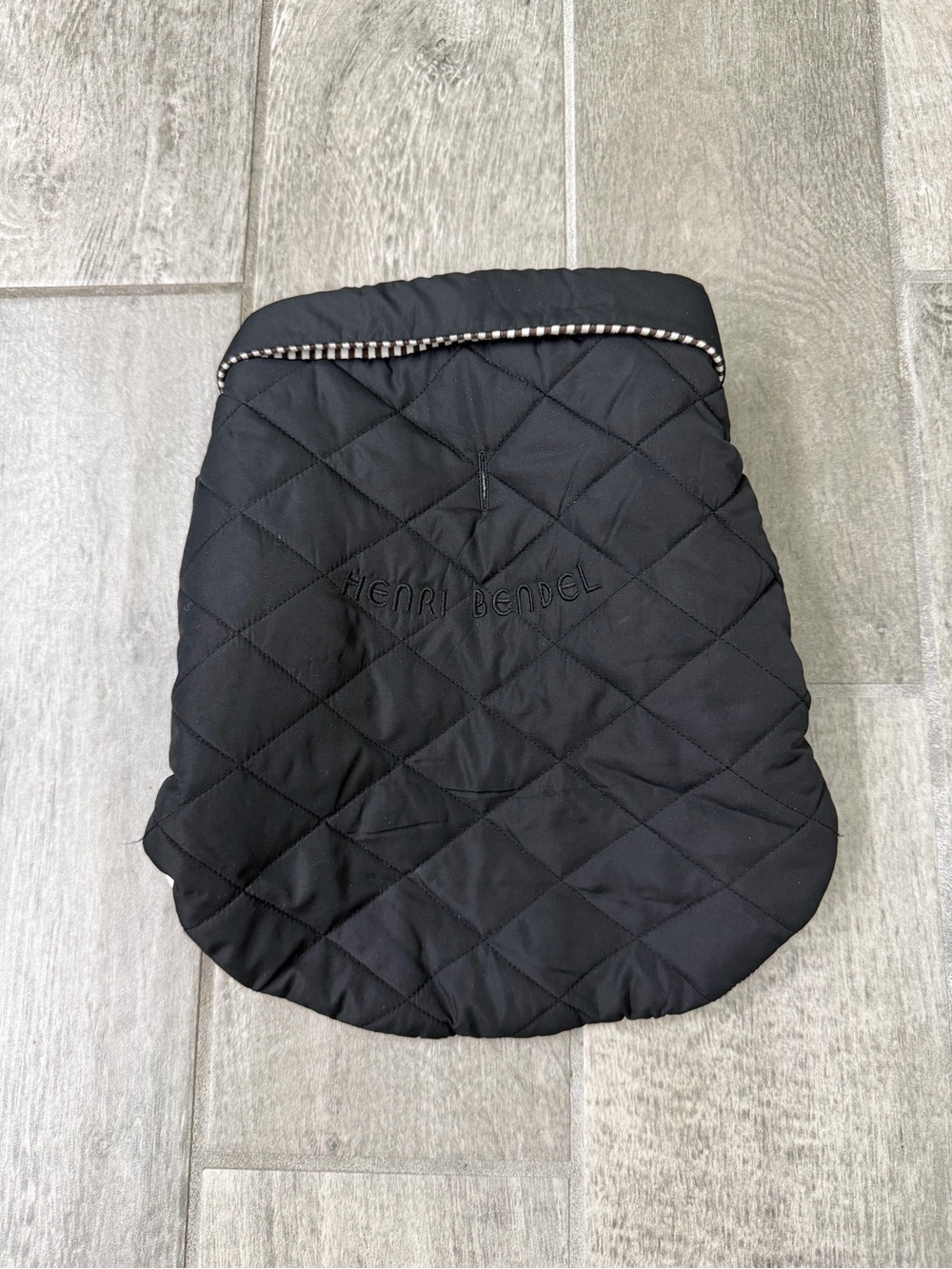 henri bendel Black Quilted Puffer Pet Cover with Trim